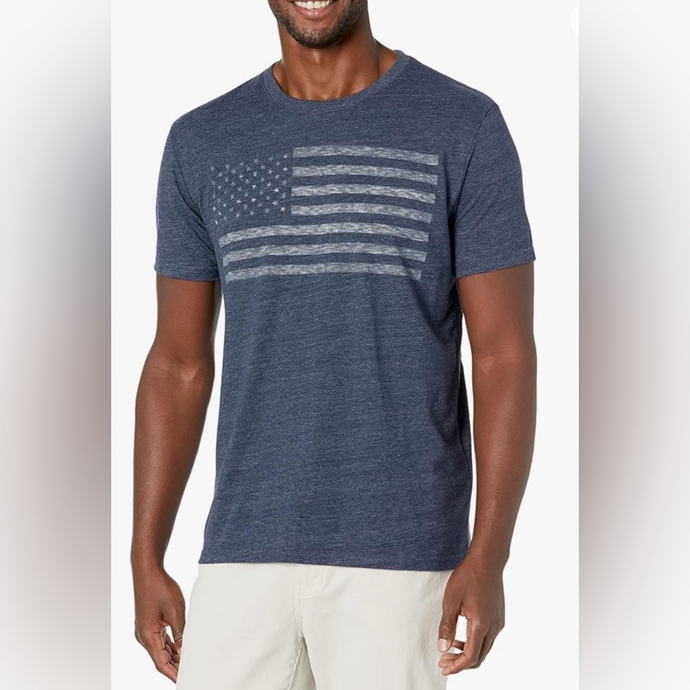 BN Men’s Lucky brand t-shirt navy w/American flag medium